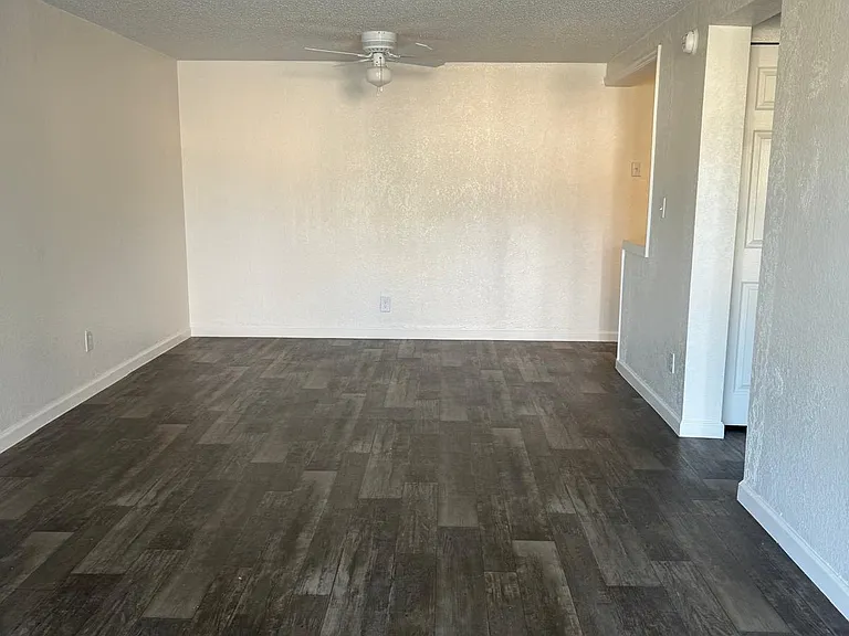 Blossom Corners Apartments — Photo 15