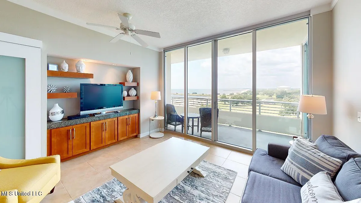 Photo 2 of 26 - 2060 Beach Blvd #601 - Biloxi, MS Building Photo - 2060 Beach Blvd #601