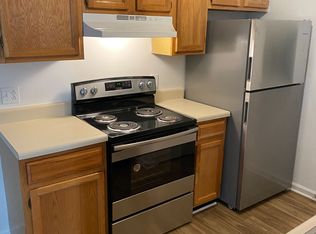 413 Acorn Grove Ln #F, Chesapeake, VA 23320