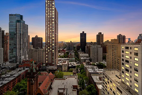 Sold by Redfin Real Estate | media 15