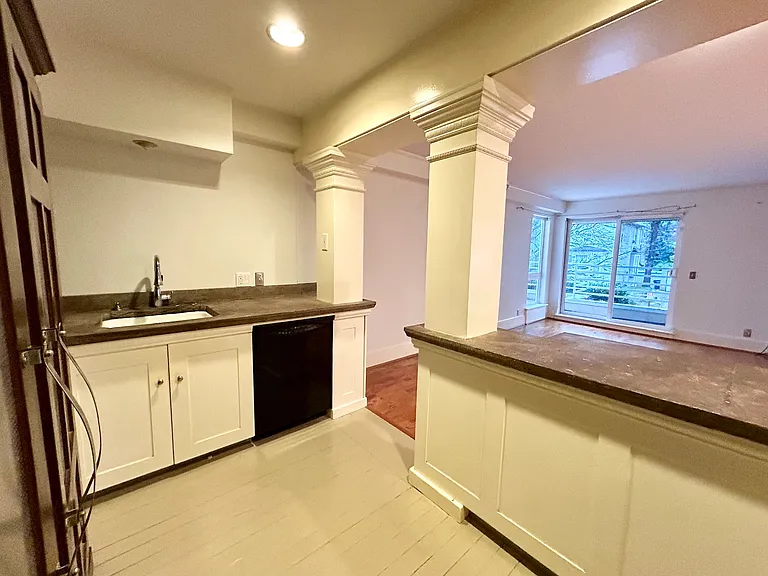 535 Summit Ave E #102 — Photo 7