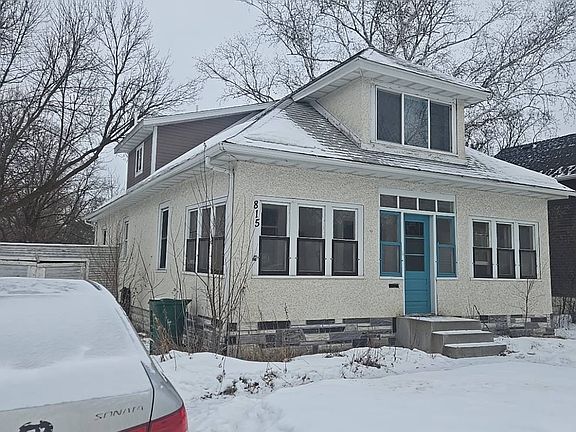 3rd image of 815 Rosewood St