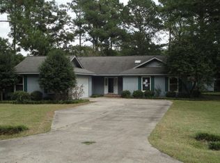 1110 Cherrywood Rd, Waycross, GA 31503