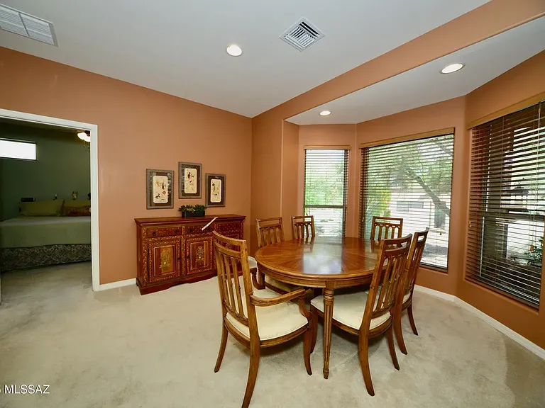 733 W Shadow Wood St — Photo 8
