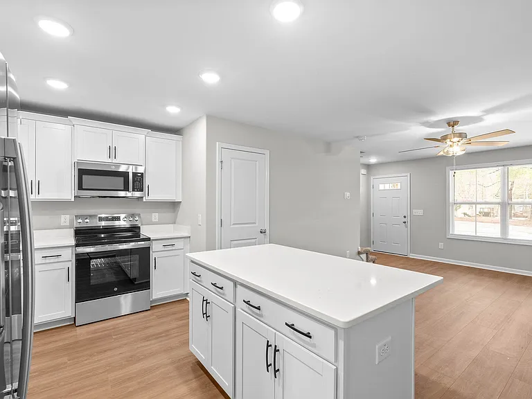 905 Center Rd #A — Photo 9
