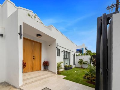 106 Tres Hermanos, San Juan, PR, 00907