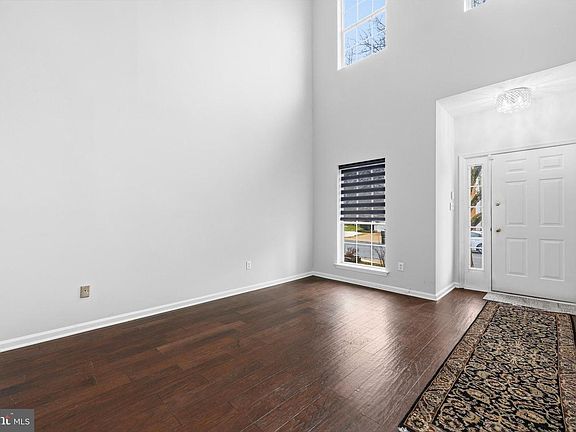 4th image of 87 Windingbrook Rd