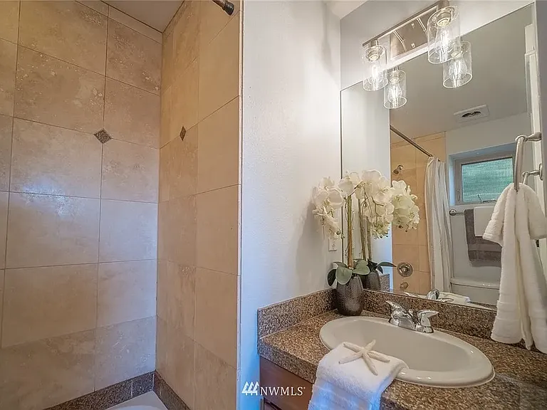 8560 Mary Ave NW #B — Photo 4