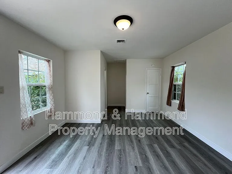 18003 Saticoy St — Photo 19