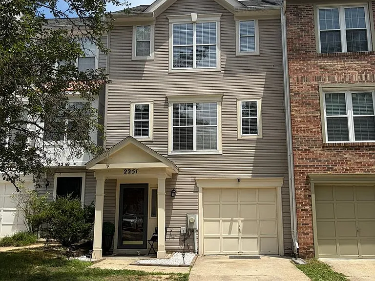 2251 Commissary Cir — Photo 33