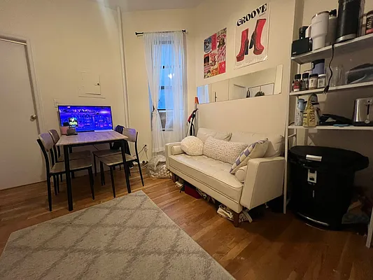 Rented by Oxford Property Group | media 19