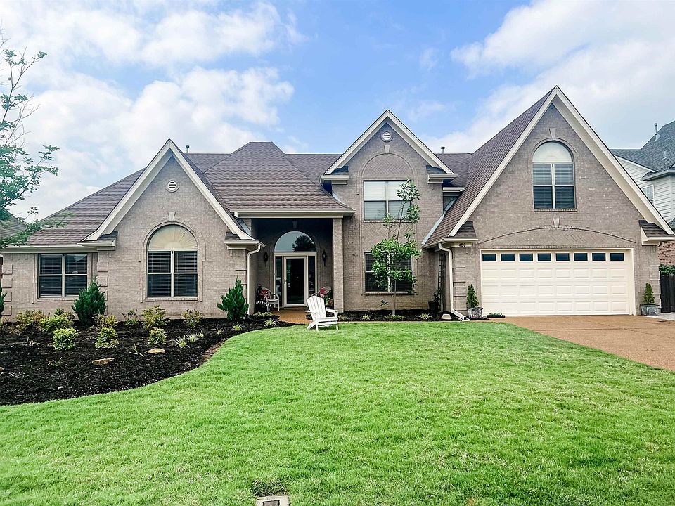 1st image of 480 Lewis Fairway Cir