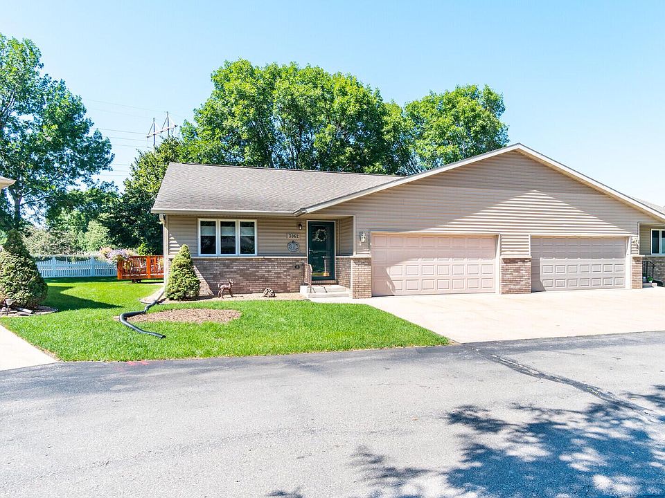 1st image of 3062 Linden Dr #4