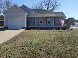 16 Fox Hound Ln, Angier, NC 27501