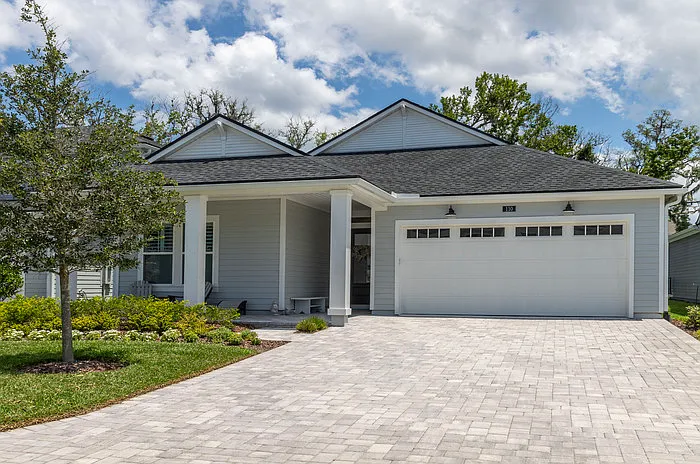110 Oak Park Dr — Photo 2
