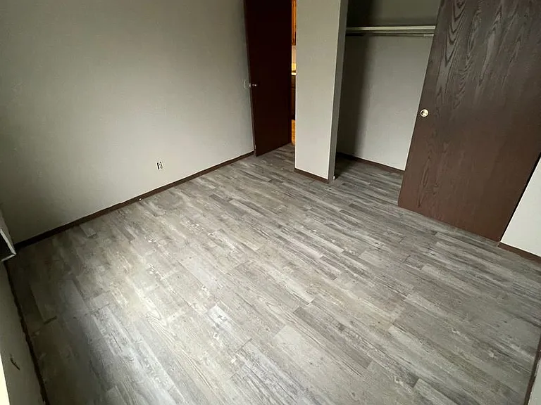 York Villa Apartments — Photo 6