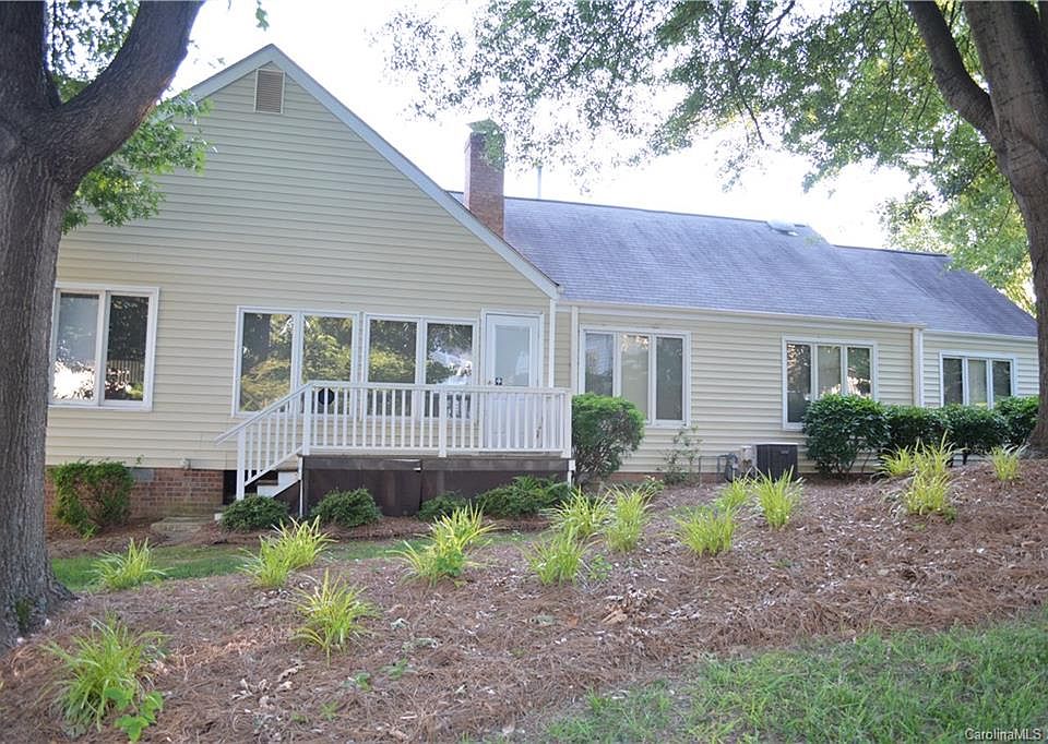 1st image of 216 Wildwood Dr #104