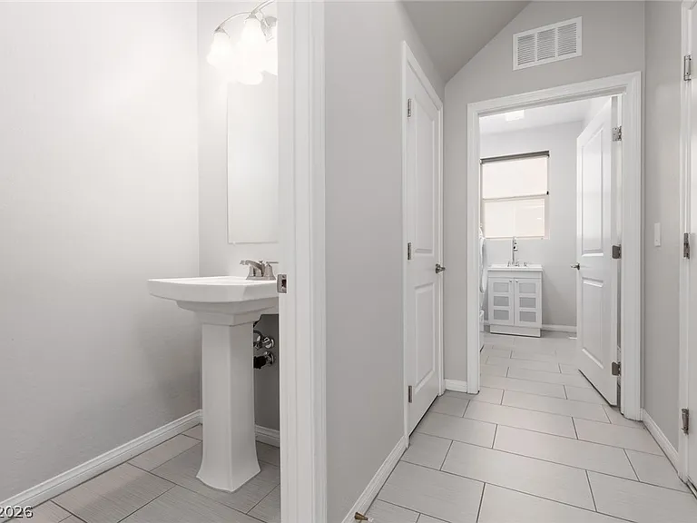 2426 Quiet Ode St — Photo 8