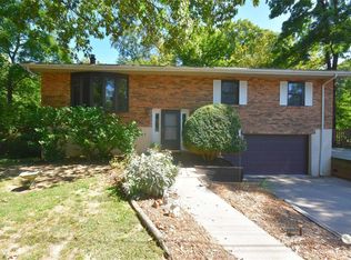 1 Locust Dr, Belleville, IL 62223