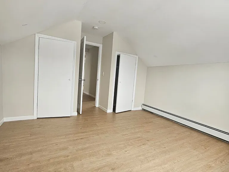 20 Monroe St #3 — Photo 6