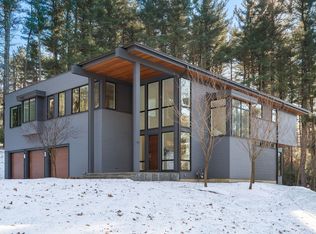 77 Kings Grant Rd, Weston, MA 02493