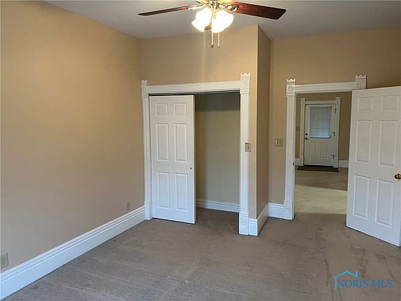 4th image of 220 W Main St