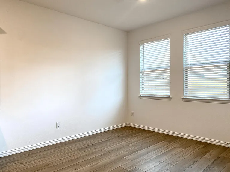 1201 Sassafras Dr — Photo 23