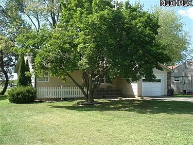 347 Denman Ave photo 1