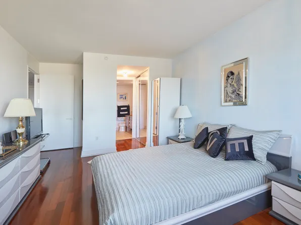 350 West 42nd Street image 7 of 19