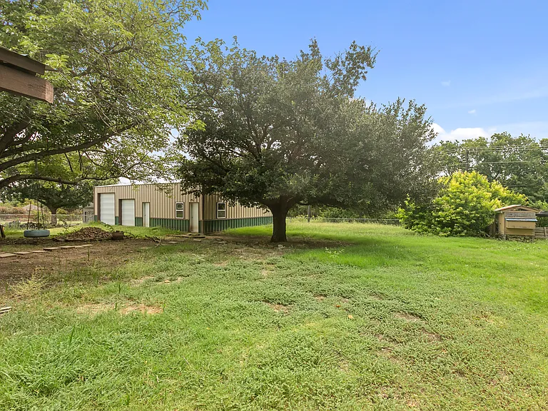 16740 Redbud Dr — Photo 21