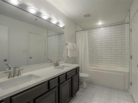 4th image of 2107 Grand Ave Unit 903