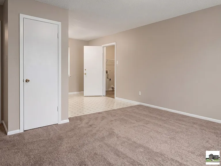 705 Traci Dr — Photo 2