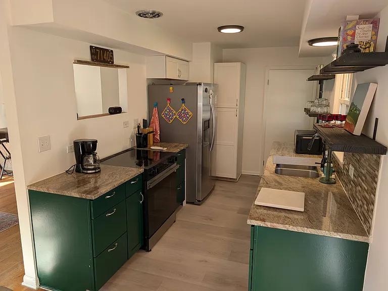 1411 Baker St #A — Photo 7