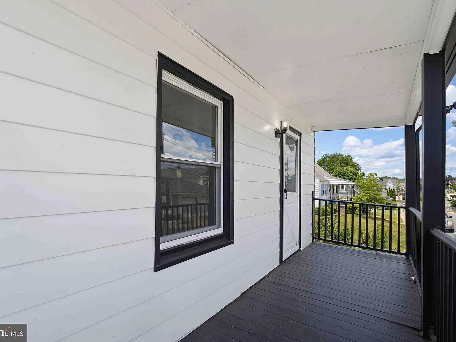 3 bed, 1.5 bath, 1146 sqft, $2,350 — Photo 4