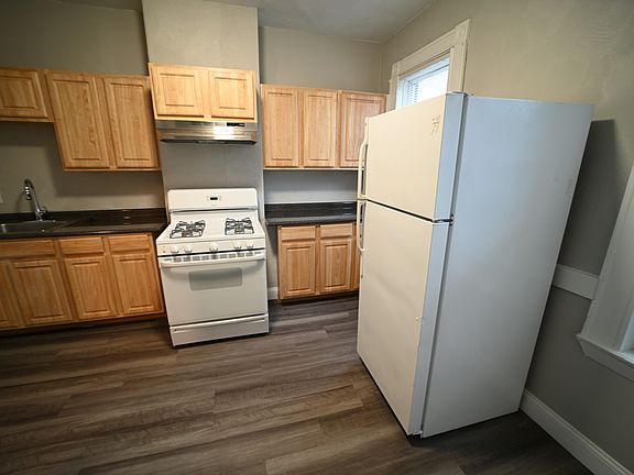 2nd image of 278 Cypress St #2