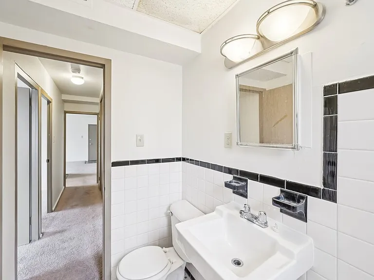 Clifton Woods Apartments — Photo 57