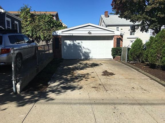 4th image of 670 Wickenden St
