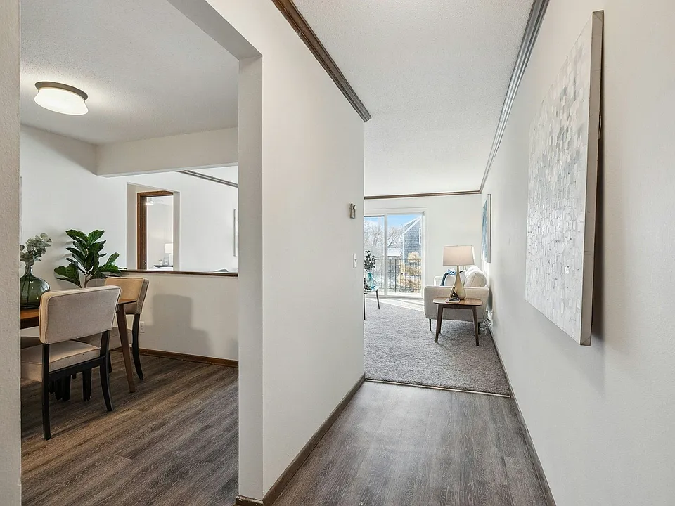 Wayzata Lake Apartments