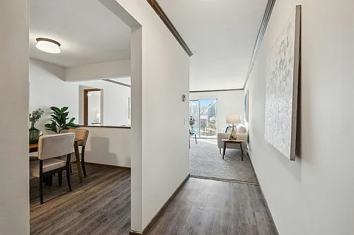 Wayzata Lake Apartments Photo 1