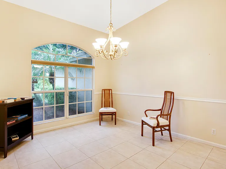 1198 SE Petunia Ave — Photo 23