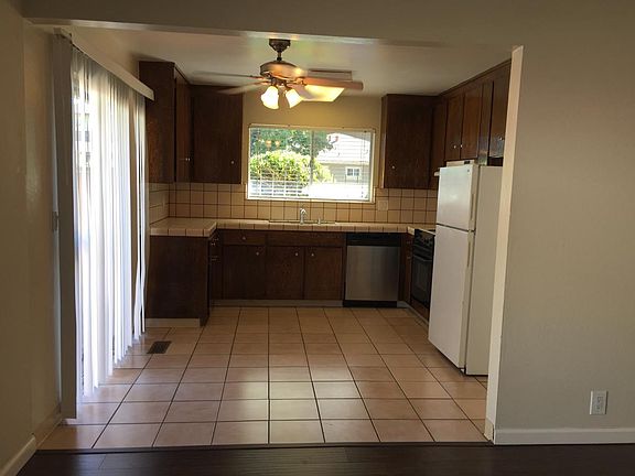 2nd image of 765 W Valley Dr APT 1