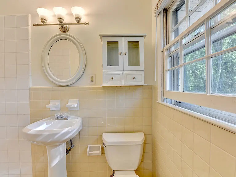 2628 Whitehurst Dr NE — Photo 19