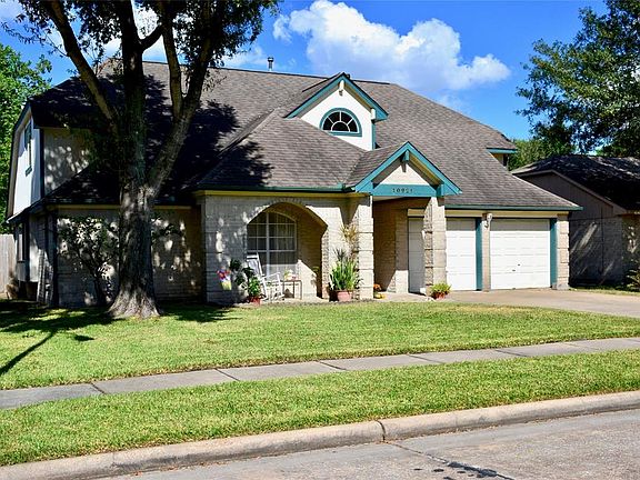 3rd image of 10921 Dogwood Dr