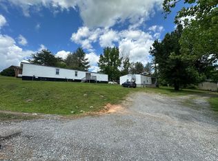 2341 Pocket Rd, Hurt, VA 24563