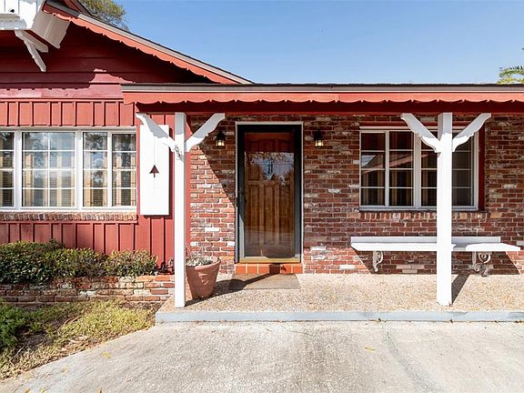 4th image of 65 Inness Dr