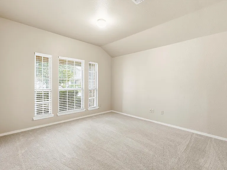 1115 Dickenson Dr — Photo 24