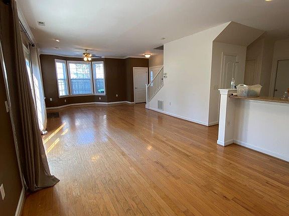 5th image of 3920 Cromwell Park Dr