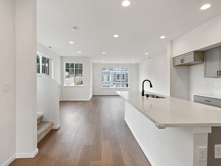 10002 Kings Landing Ave NW — Photo 9