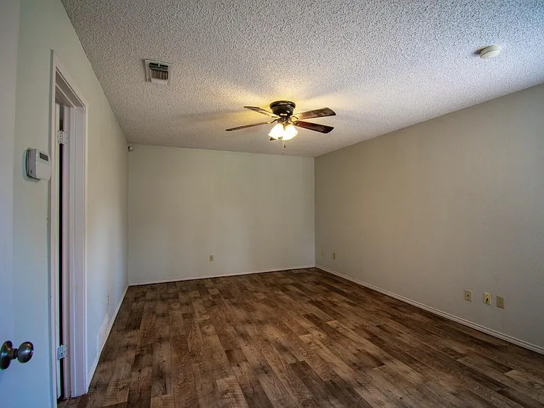 5706 87th Pl — Photo 12