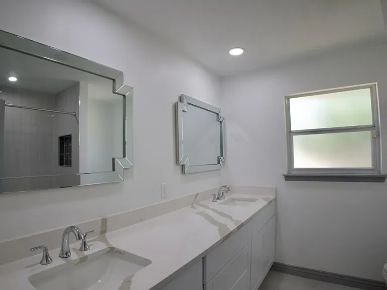 10100 Woodway Dr — Photo 15